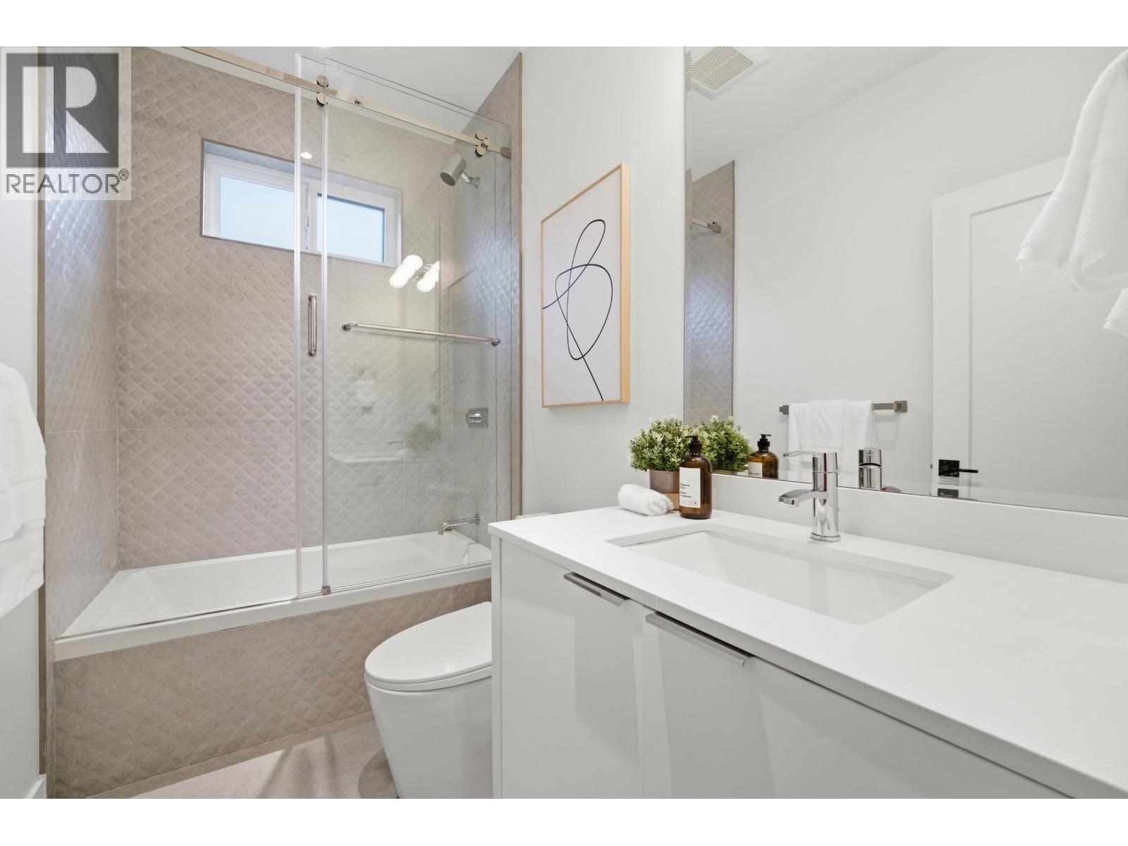 4 6070 Elgin Avenue, Burnaby, British Columbia  V0V 0V0 - Photo 13 - R3111253