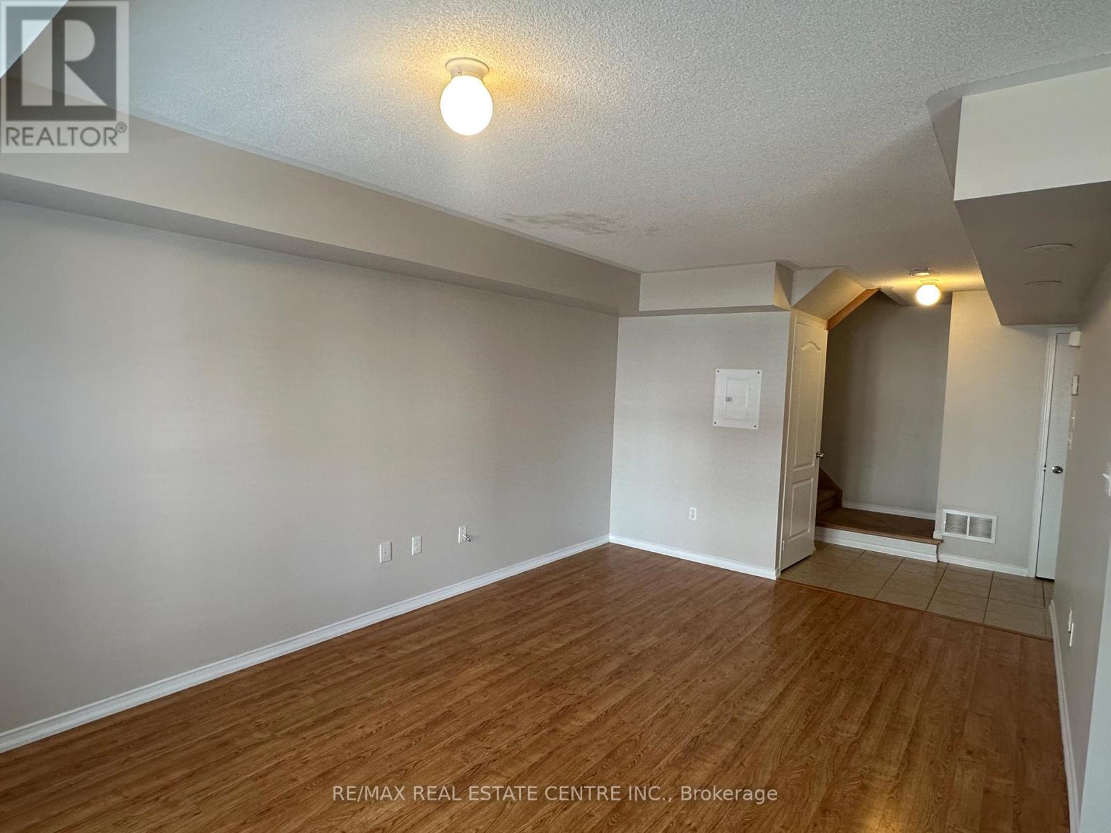 6 - 2476 Post Road, Oakville, Ontario  L6H 0K1 - Photo 3 - W13004716