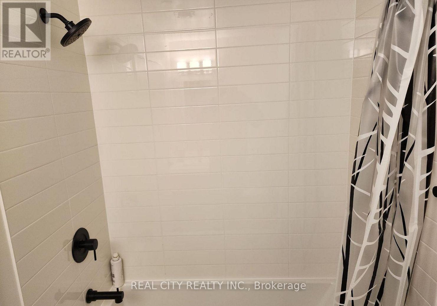 107 - 2300 St Clair Avenue W, Toronto, Ontario  M6N 1K8 - Photo 8 - W13004736