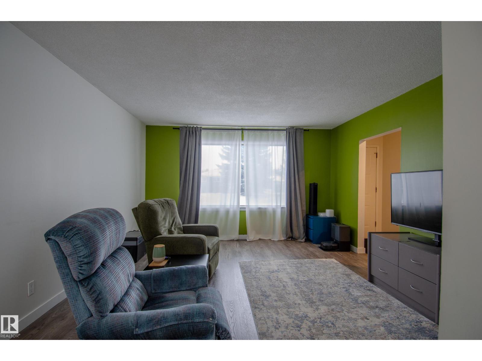 12904 90 St Nw, Edmonton, Alberta  T5E 3L8 - Photo 2 - E4482481