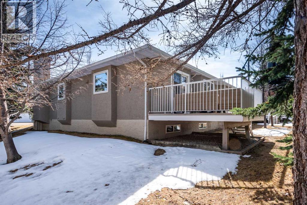 4 Christie Gardens Sw, Calgary, Alberta  T3H 3B5 - Photo 31 - A2277543