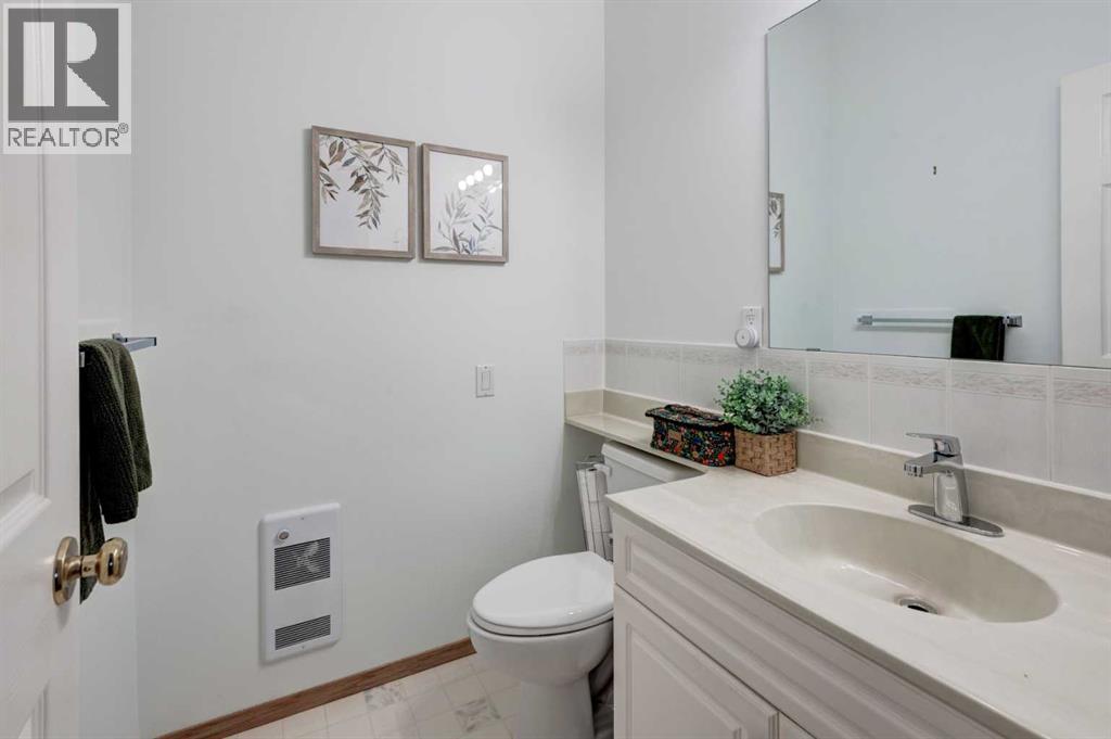 4 Christie Gardens Sw, Calgary, Alberta  T3H 3B5 - Photo 20 - A2277543