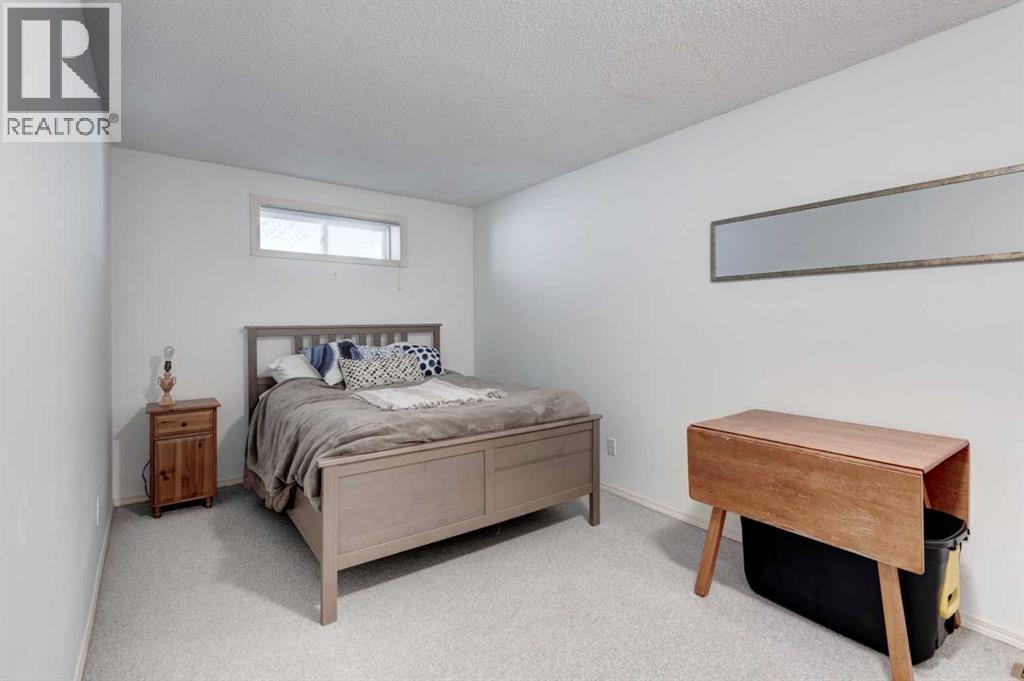 4 Christie Gardens Sw, Calgary, Alberta  T3H 3B5 - Photo 25 - A2277543