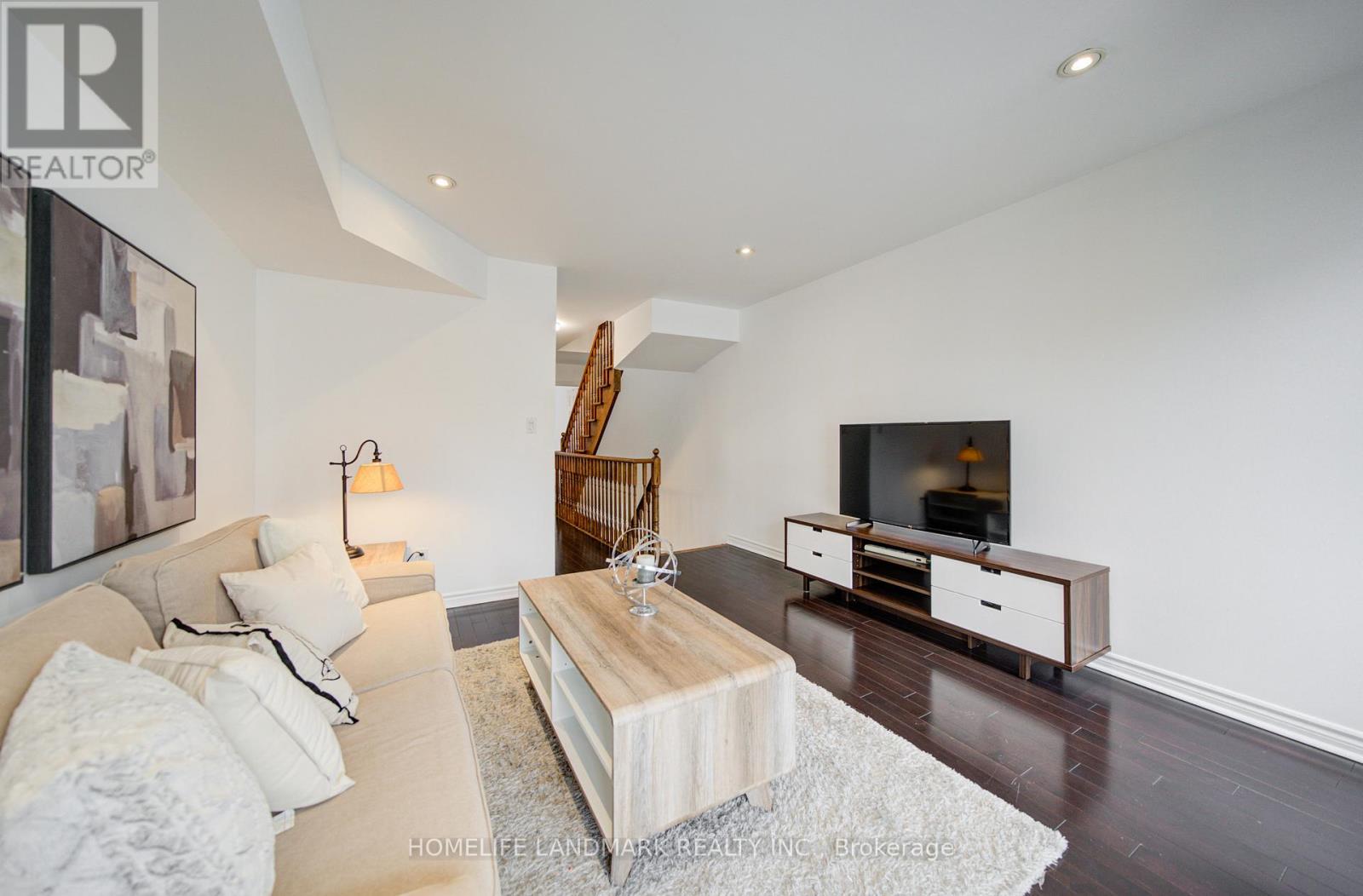 11 Humphrey Gate, Toronto, Ontario  M3C 4B8 - Photo 12 - C13004352