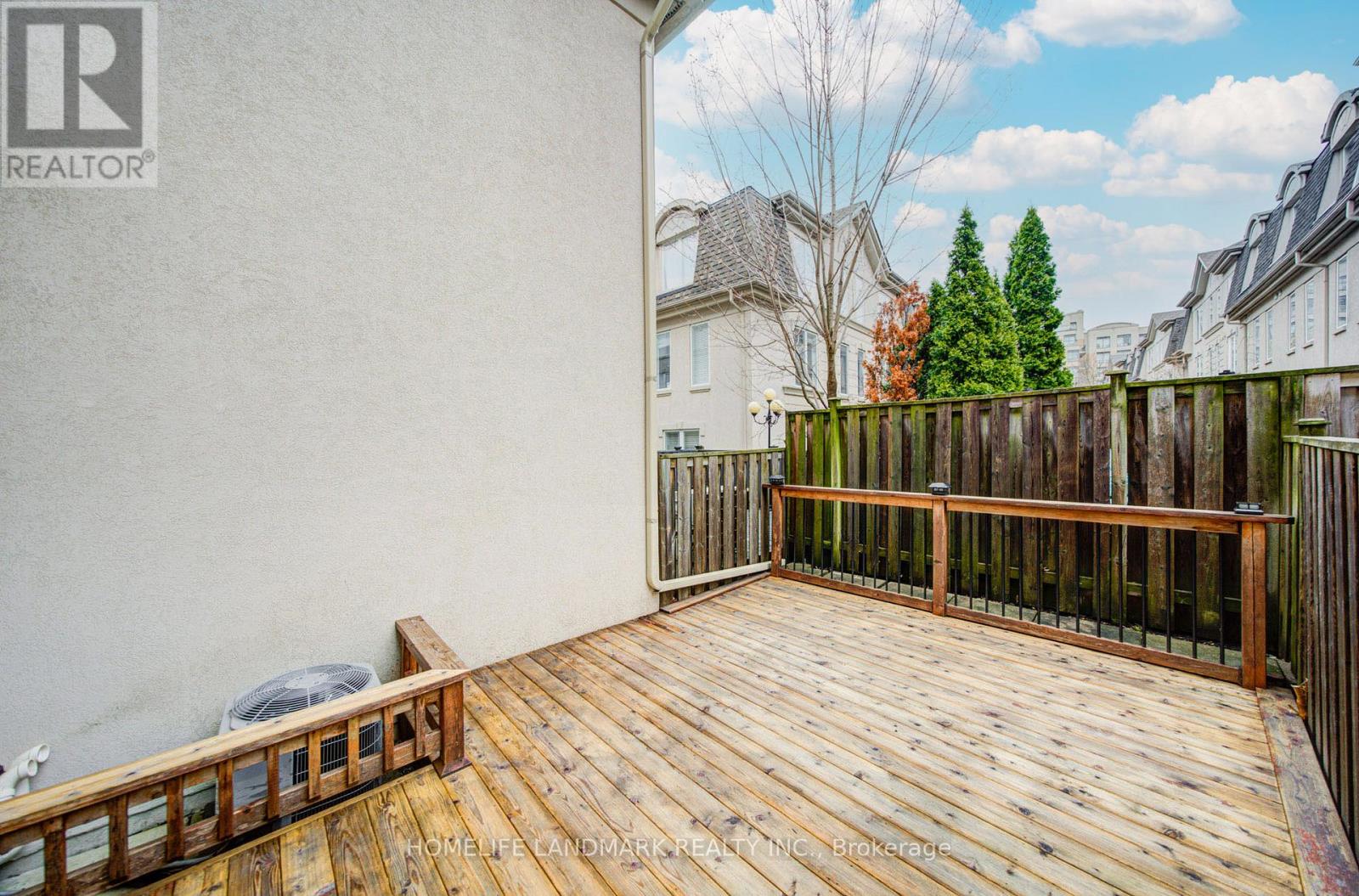 11 Humphrey Gate, Toronto, Ontario  M3C 4B8 - Photo 25 - C13004352