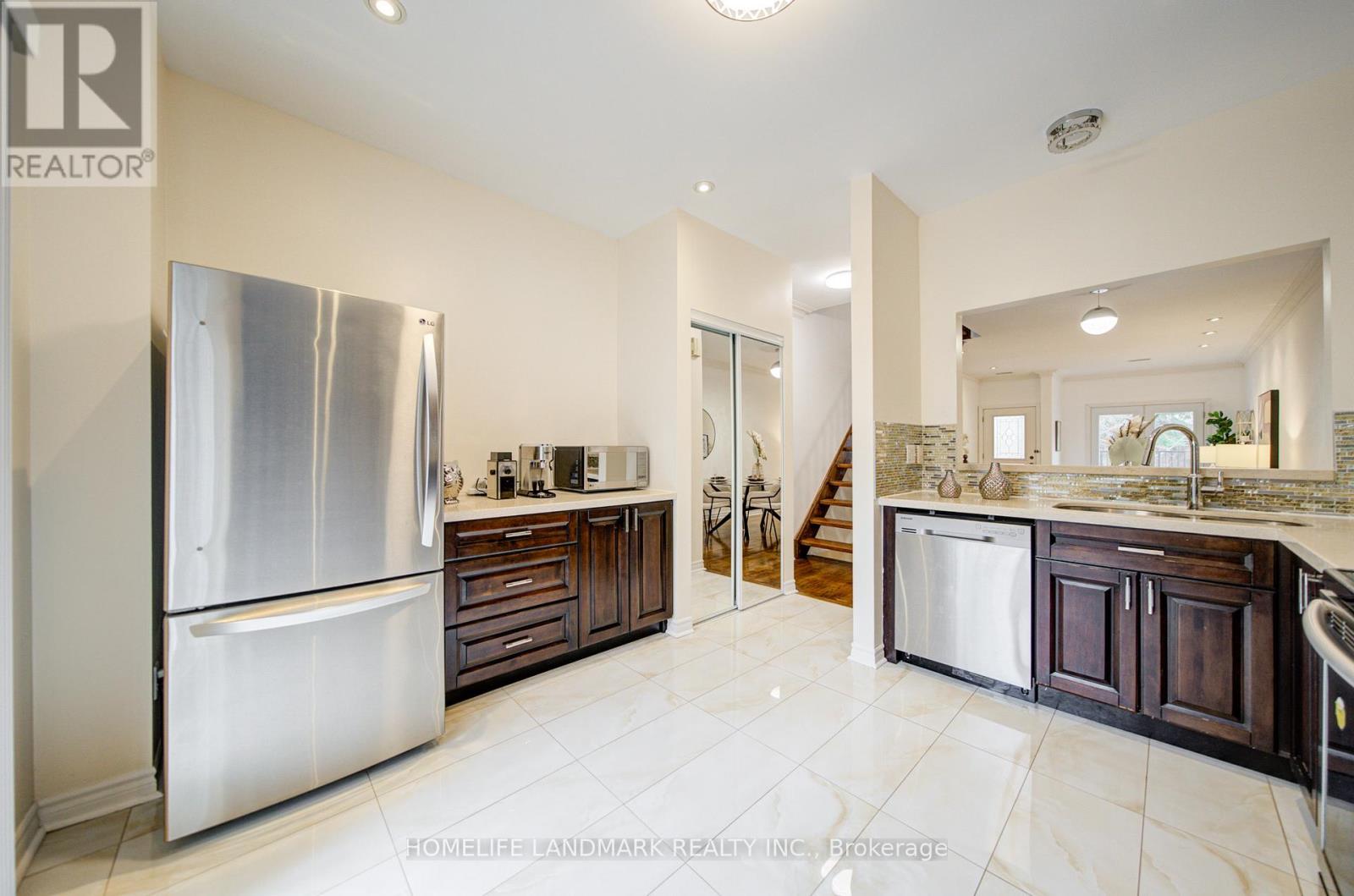 11 Humphrey Gate, Toronto, Ontario  M3C 4B8 - Photo 9 - C13004352