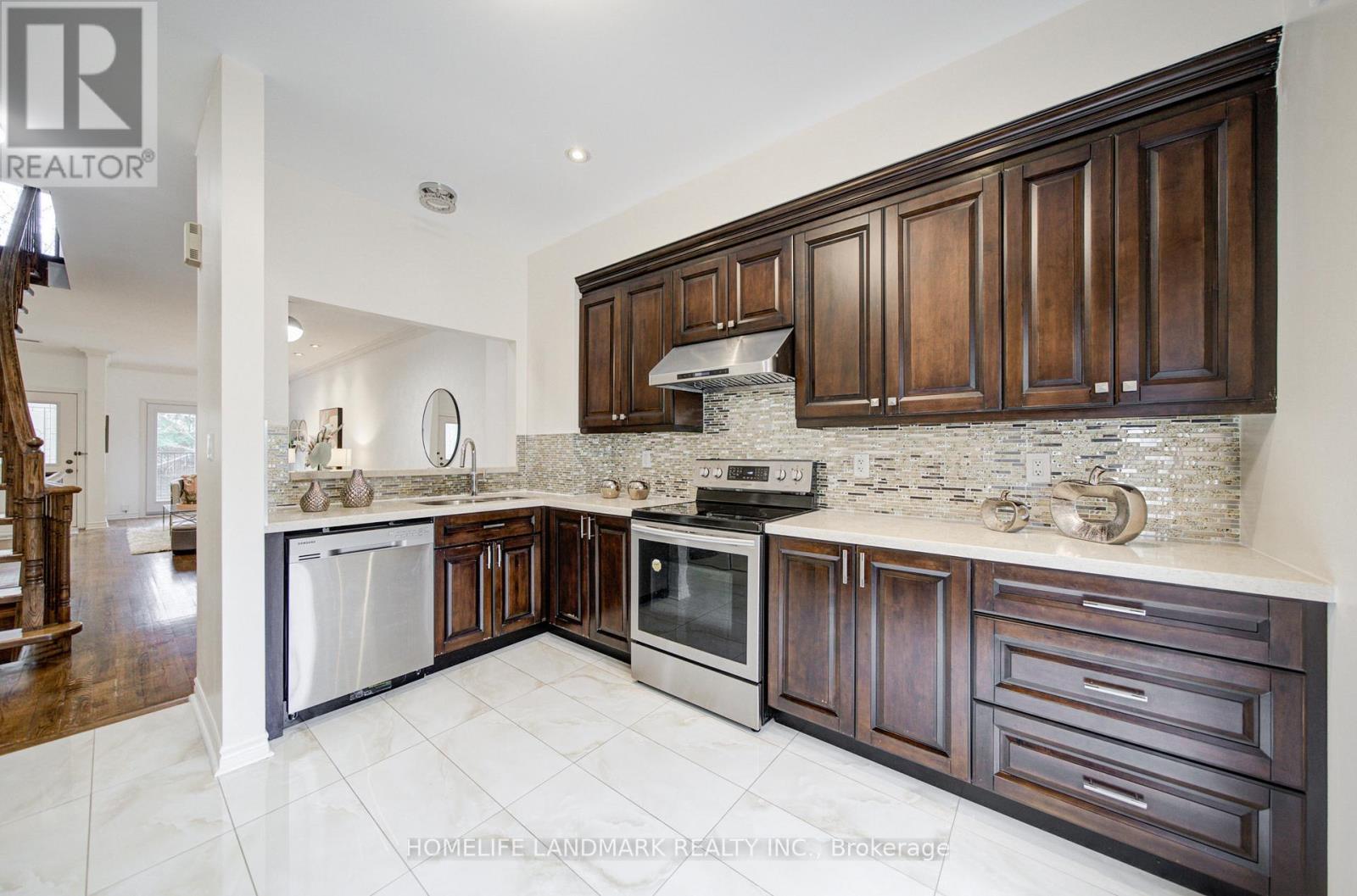 11 Humphrey Gate, Toronto, Ontario  M3C 4B8 - Photo 8 - C13004352