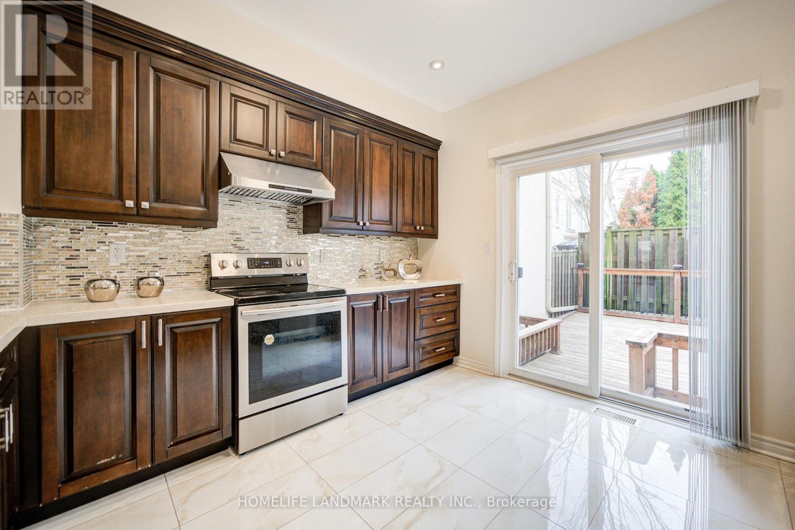 11 Humphrey Gate, Toronto, Ontario  M3C 4B8 - Photo 7 - C13004352