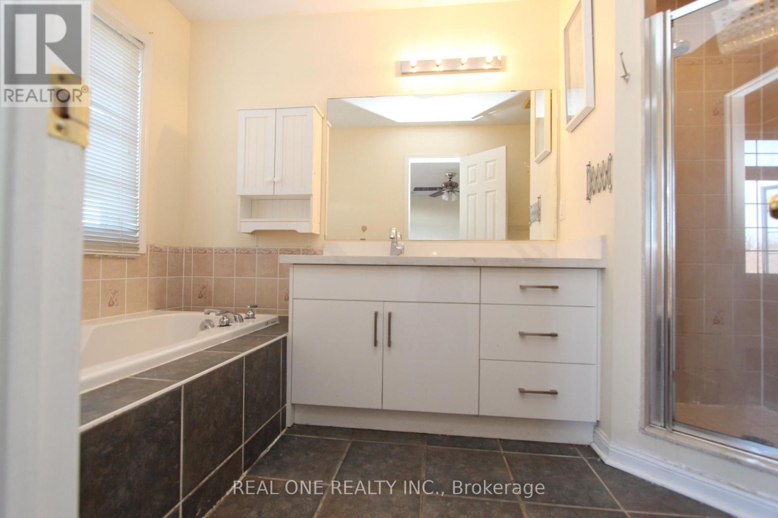 749 Bur Oak Avenue, Markham, Ontario  L6E 1C3 - Photo 15 - N13004682