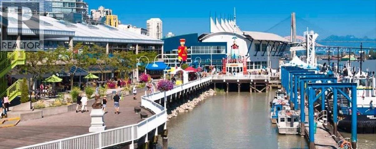 1307 1 Renaissance Square, New Westminster, British Columbia  V3M 0B6 - Photo 29 - R3112189