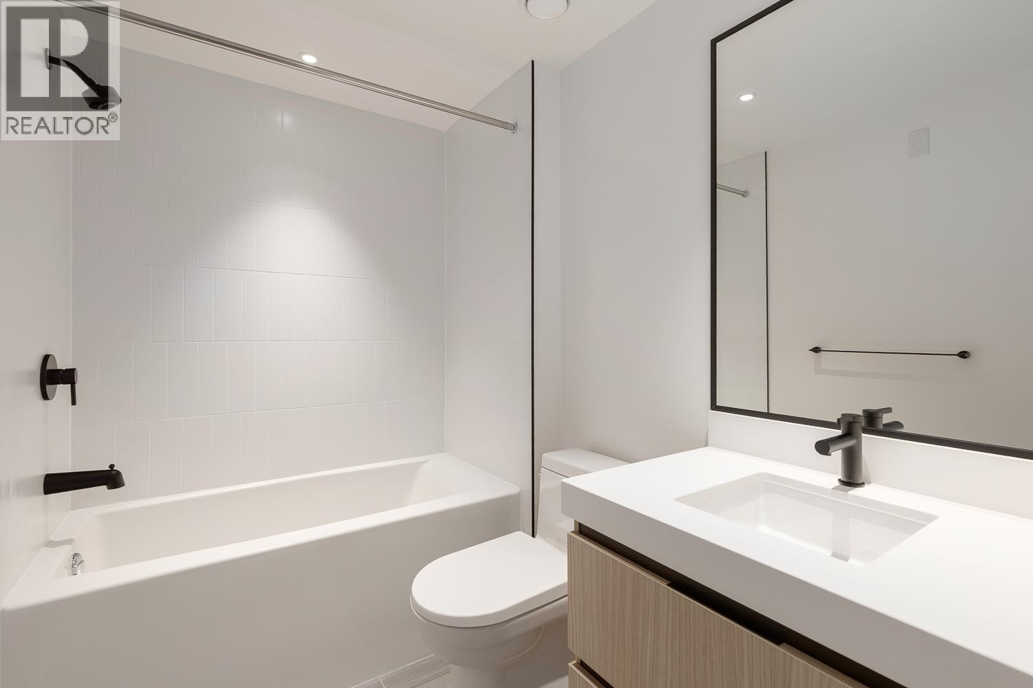 210 2235 E Broadway, Vancouver, British Columbia  V5N 0J5 - Photo 14 - R3112198