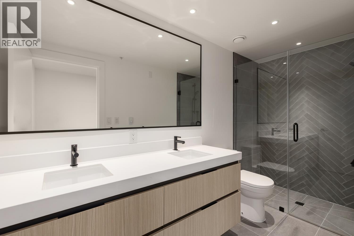 210 2235 E Broadway, Vancouver, British Columbia  V5N 0J5 - Photo 17 - R3112198