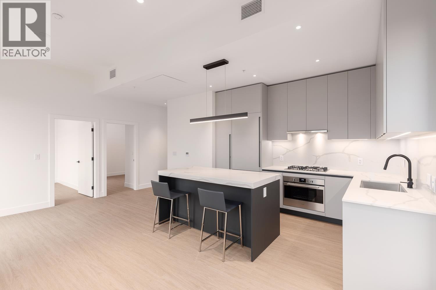 602 2235 E Broadway, Vancouver, British Columbia  V5N 0J5 - Photo 1 - R3112203