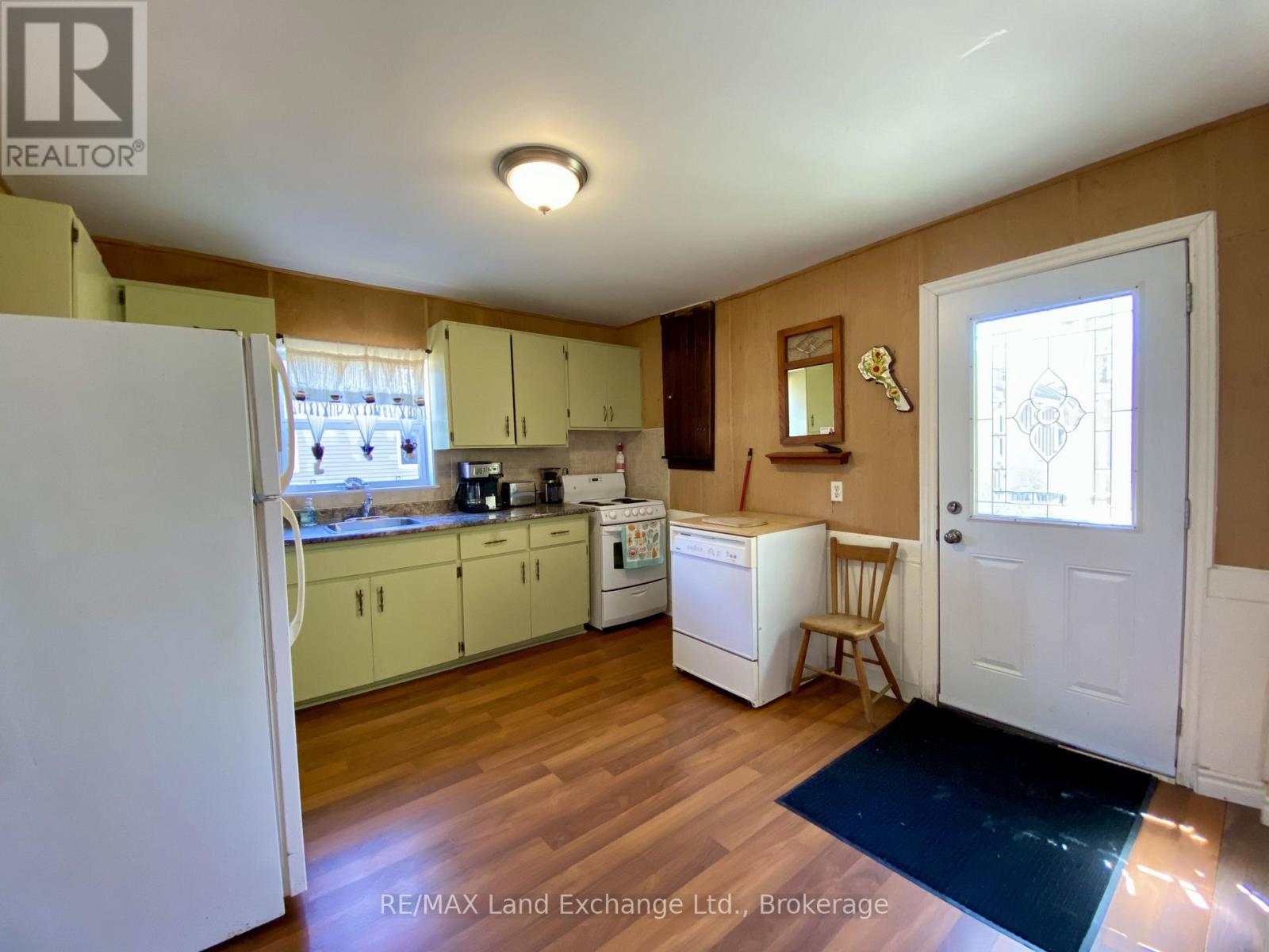 656 Market Street, Saugeen Shores, Ontario  N0H 2C0 - Photo 6 - X13004784