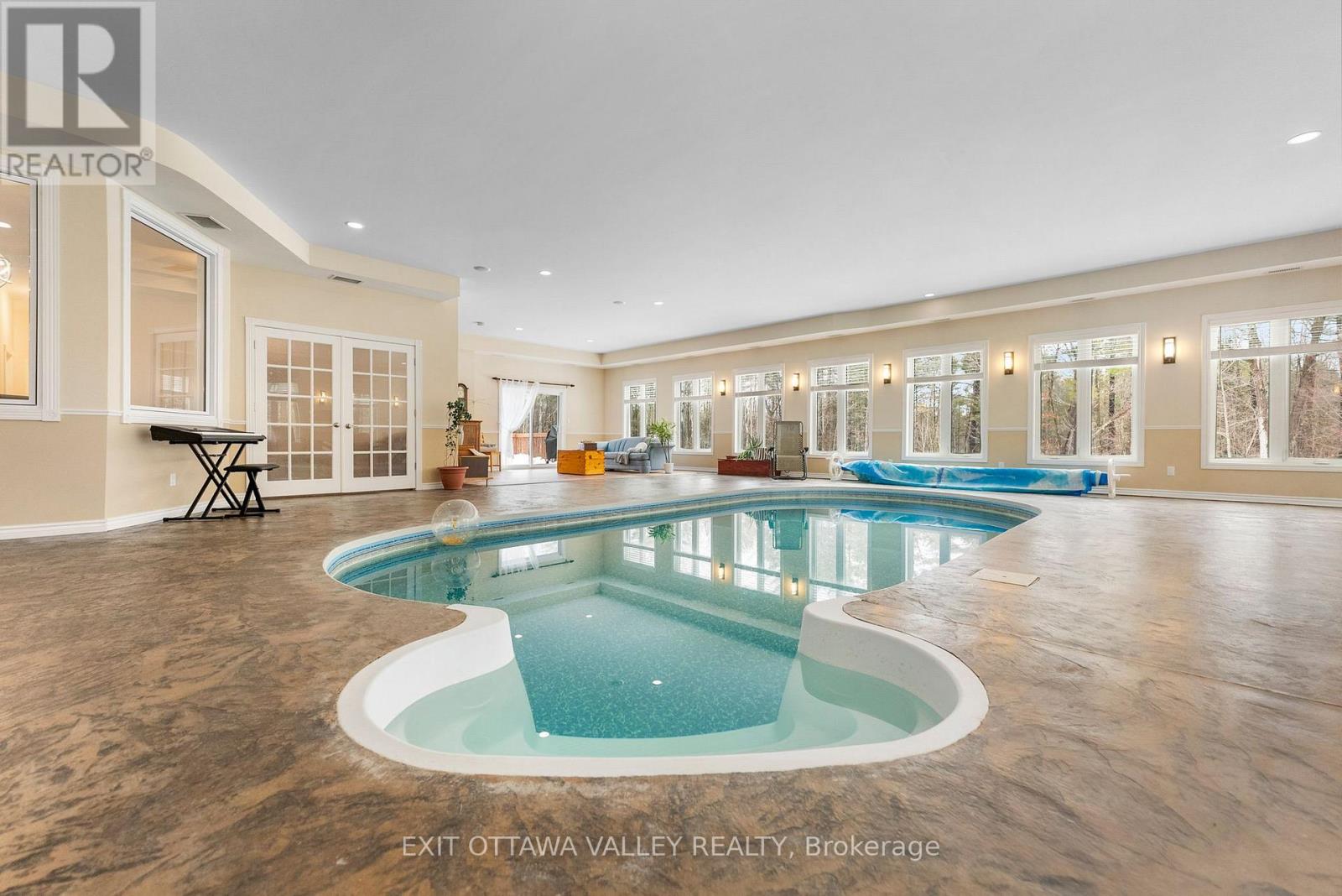 740 Walford Road, Laurentian Valley, Ontario  K8A 6W5 - Photo 19 - X13004766