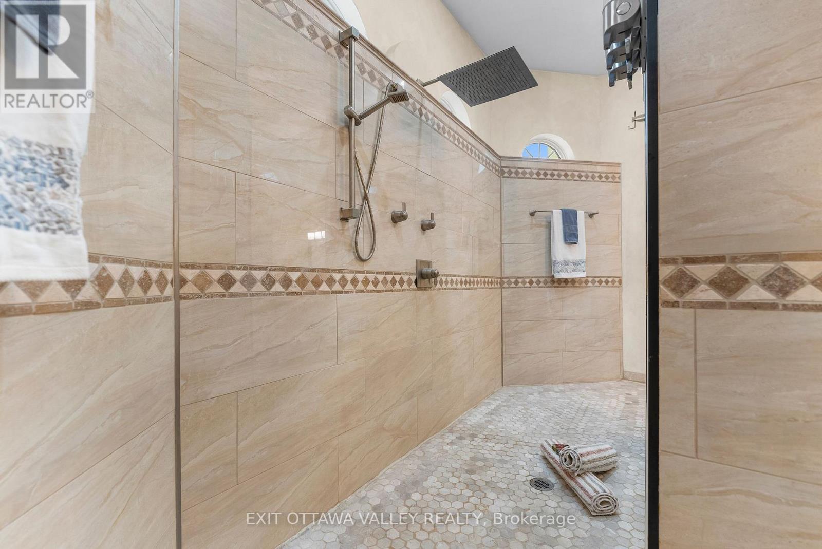 740 Walford Road, Laurentian Valley, Ontario  K8A 6W5 - Photo 25 - X13004766