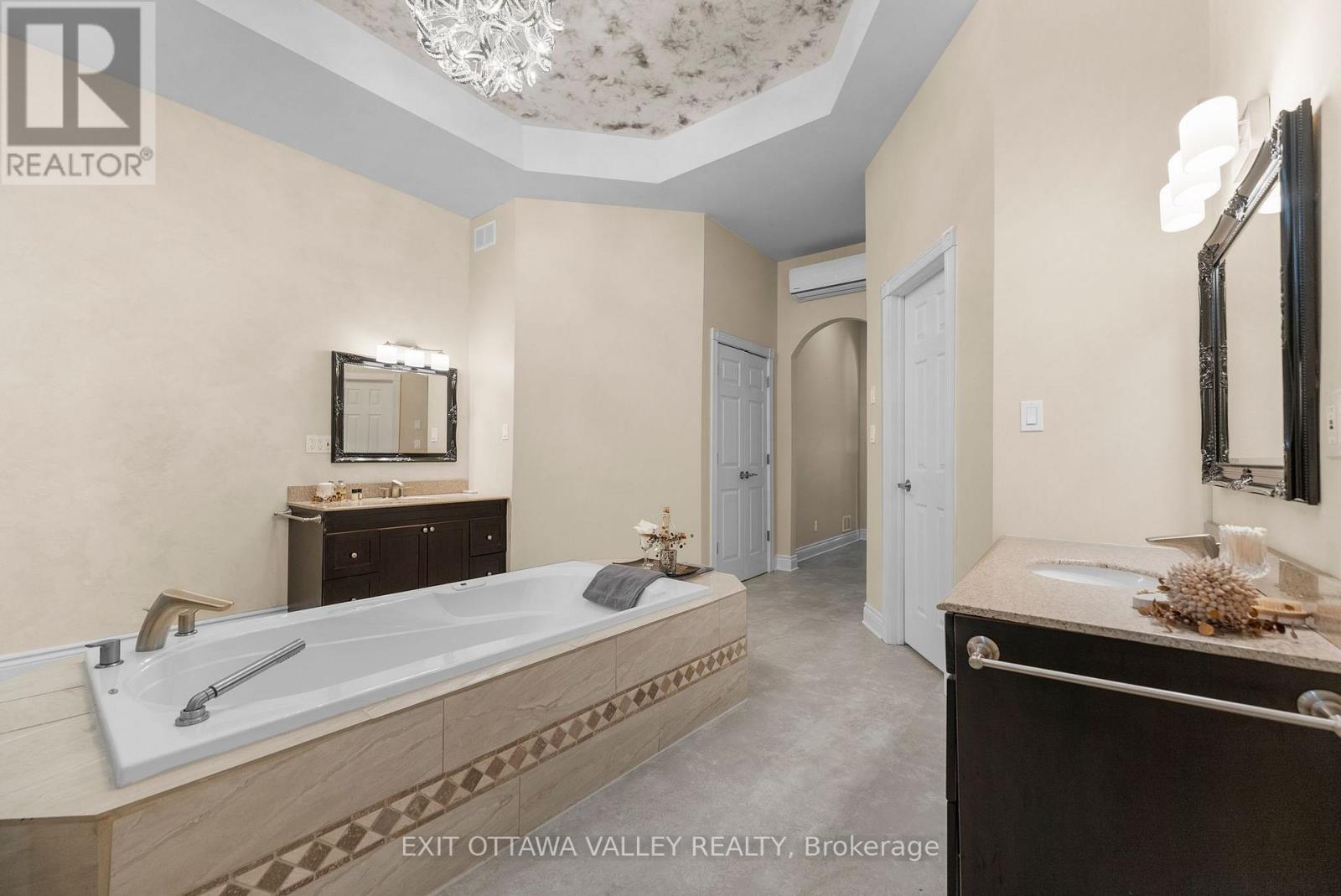 740 Walford Road, Laurentian Valley, Ontario  K8A 6W5 - Photo 26 - X13004766