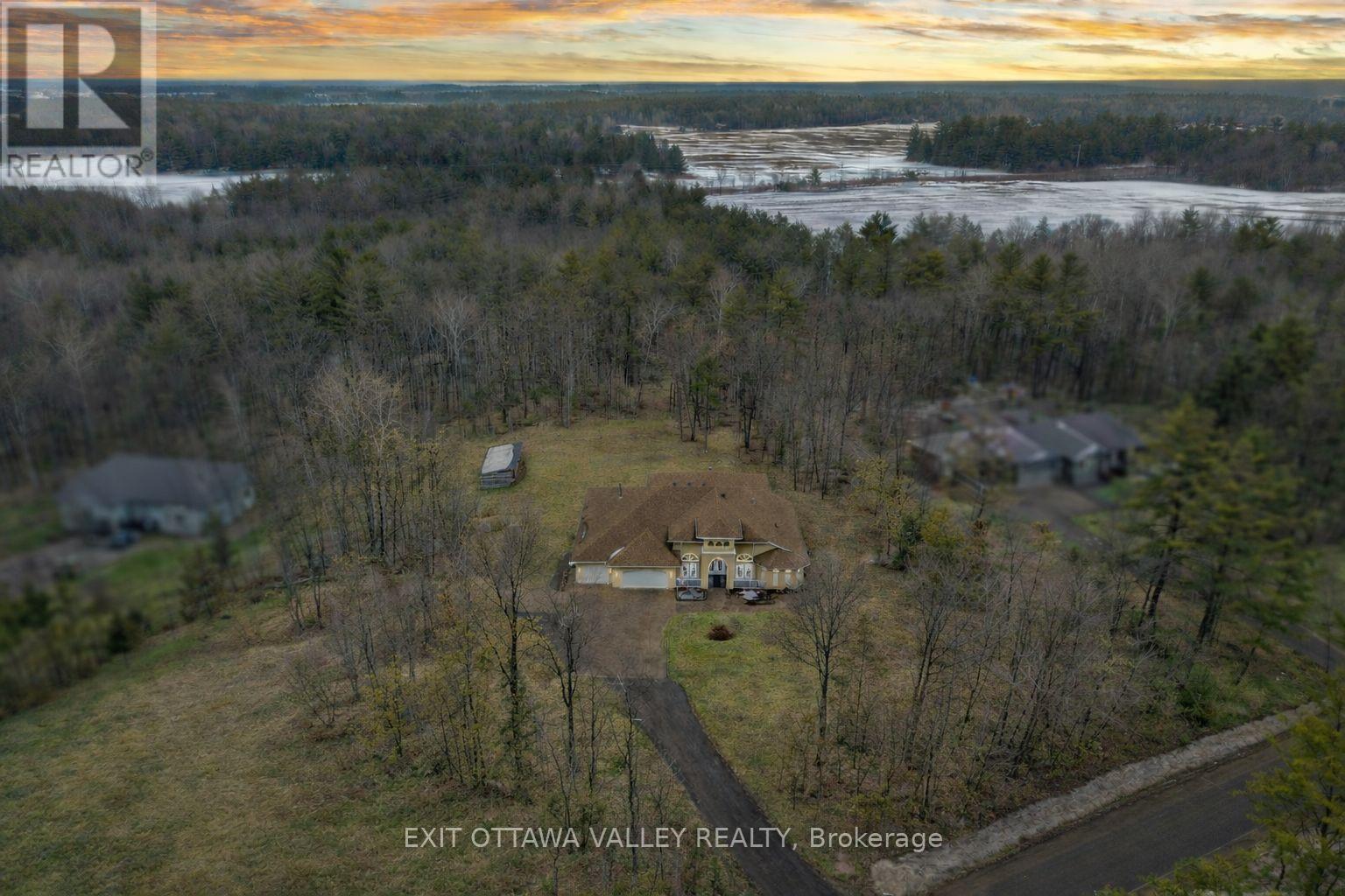 740 Walford Road, Laurentian Valley, Ontario  K8A 6W5 - Photo 3 - X13004766