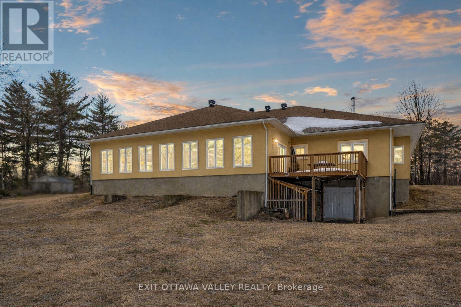 740 Walford Road, Laurentian Valley, Ontario  K8A 6W5 - Photo 38 - X13004766