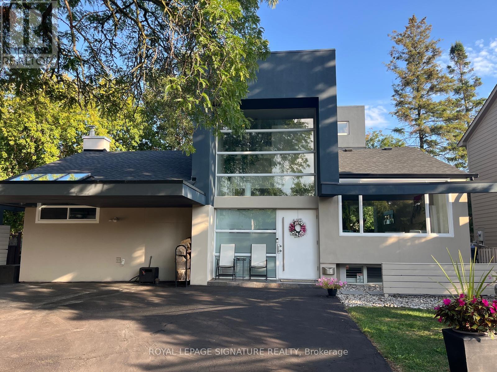 90 BERKINSHAW CRESCENT, Toronto, Ontario