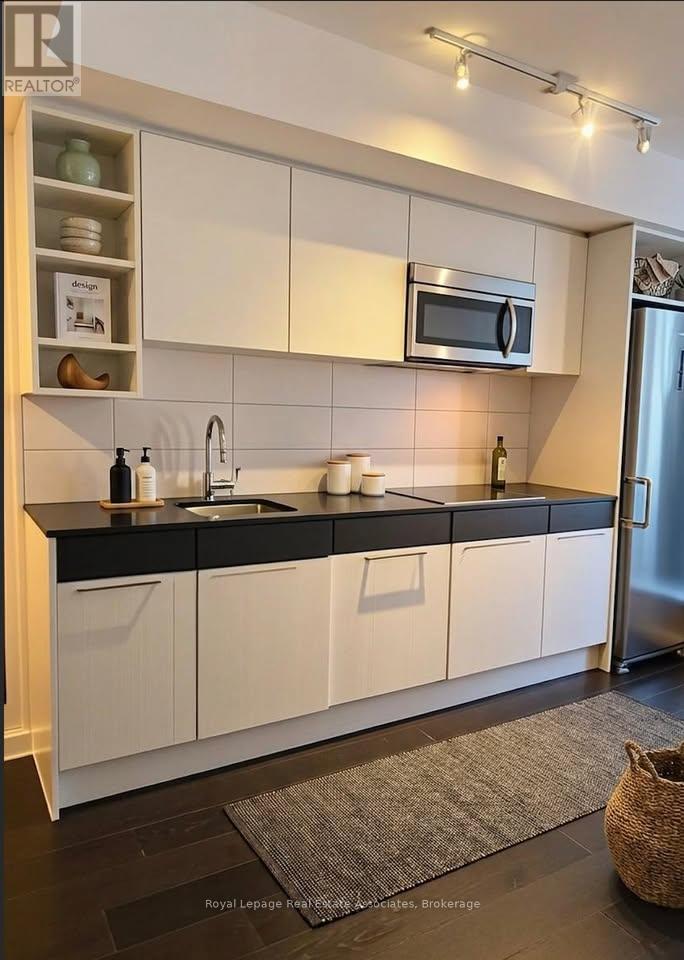 2206 - 68 Shuter Street, Toronto, Ontario  M5B 1B4 - Photo 3 - C12982908