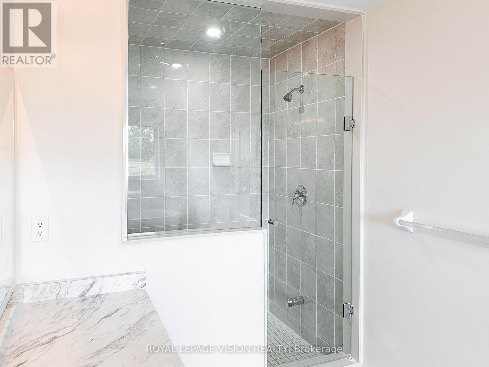 2611 Secreto Drive, Oshawa, Ontario  L1L 0S8 - Photo 9 - E12859970