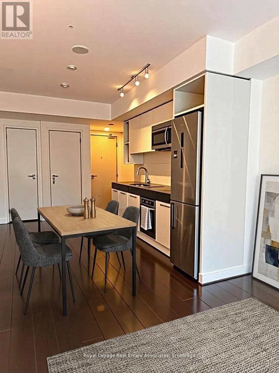 2206 - 68 Shuter Street, Toronto, Ontario  M5B 1B4 - Photo 2 - C12982908