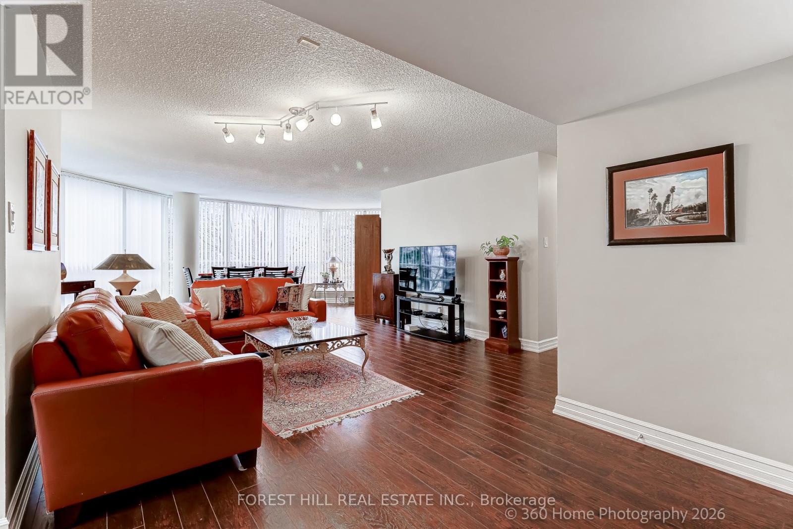 204 - 45 Kingsbridge Garden Circle, Mississauga, Ontario  L5R 3K4 - Photo 4 - W12963474