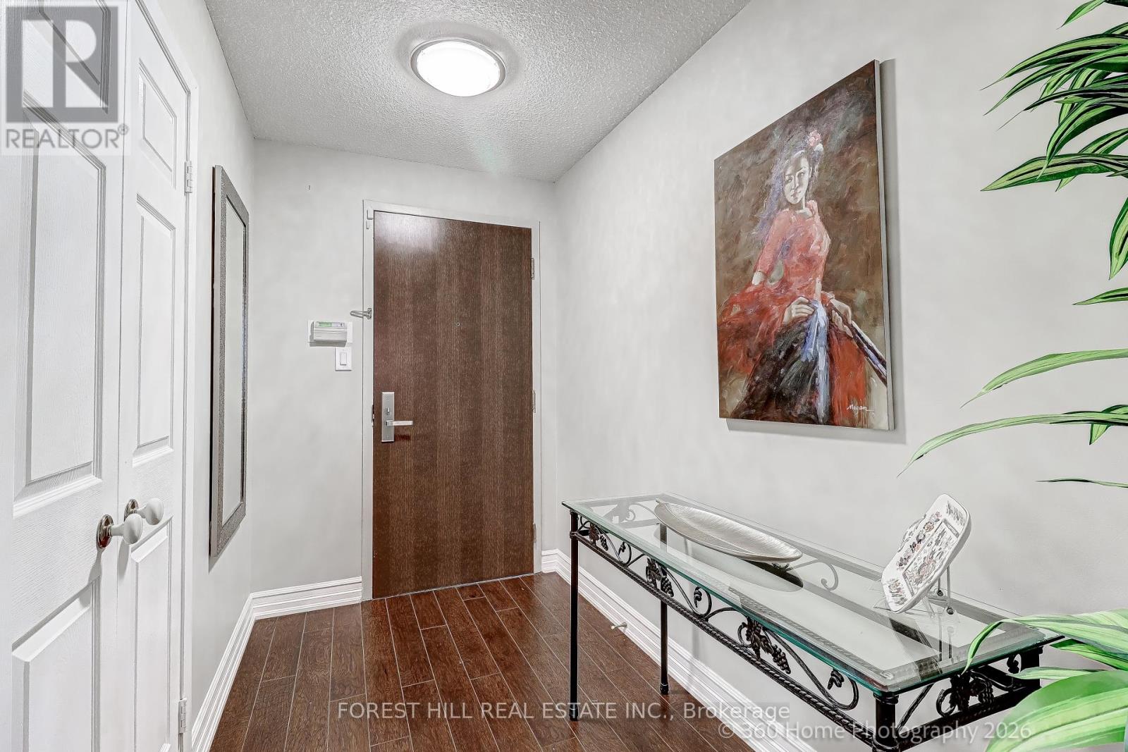 204 - 45 Kingsbridge Garden Circle, Mississauga, Ontario  L5R 3K4 - Photo 5 - W12963474