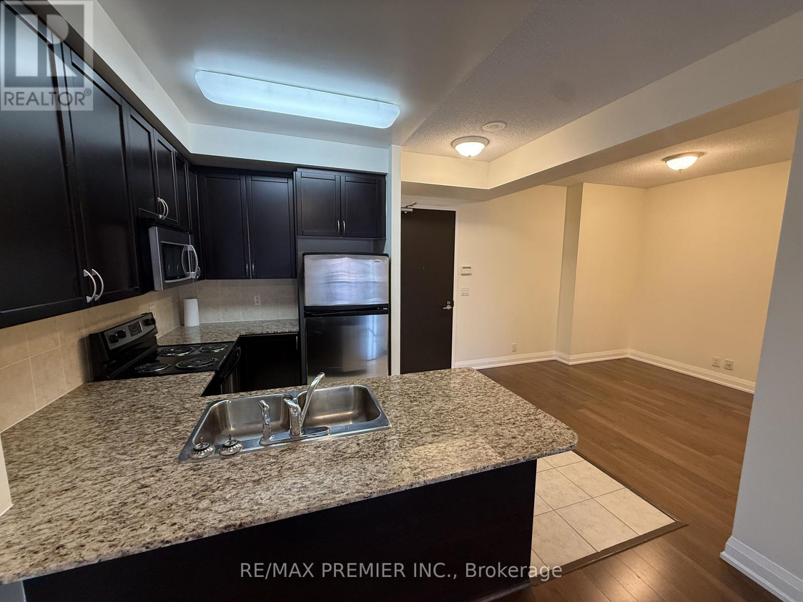 406 - 83 Woodbridge Avenue, Vaughan, Ontario  L4L 0C8 - Photo 3 - N13004758