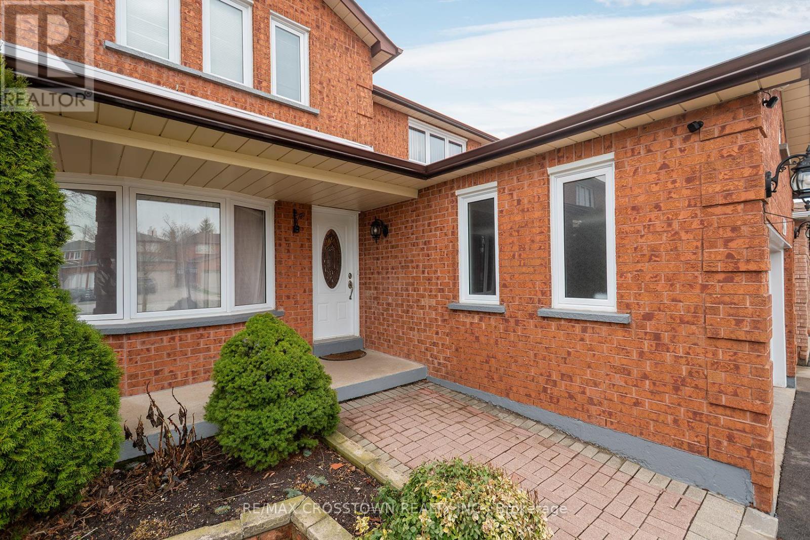 119 Fieldgate Drive, Vaughan, Ontario  L6A 1K5 - Photo 3 - N13004776