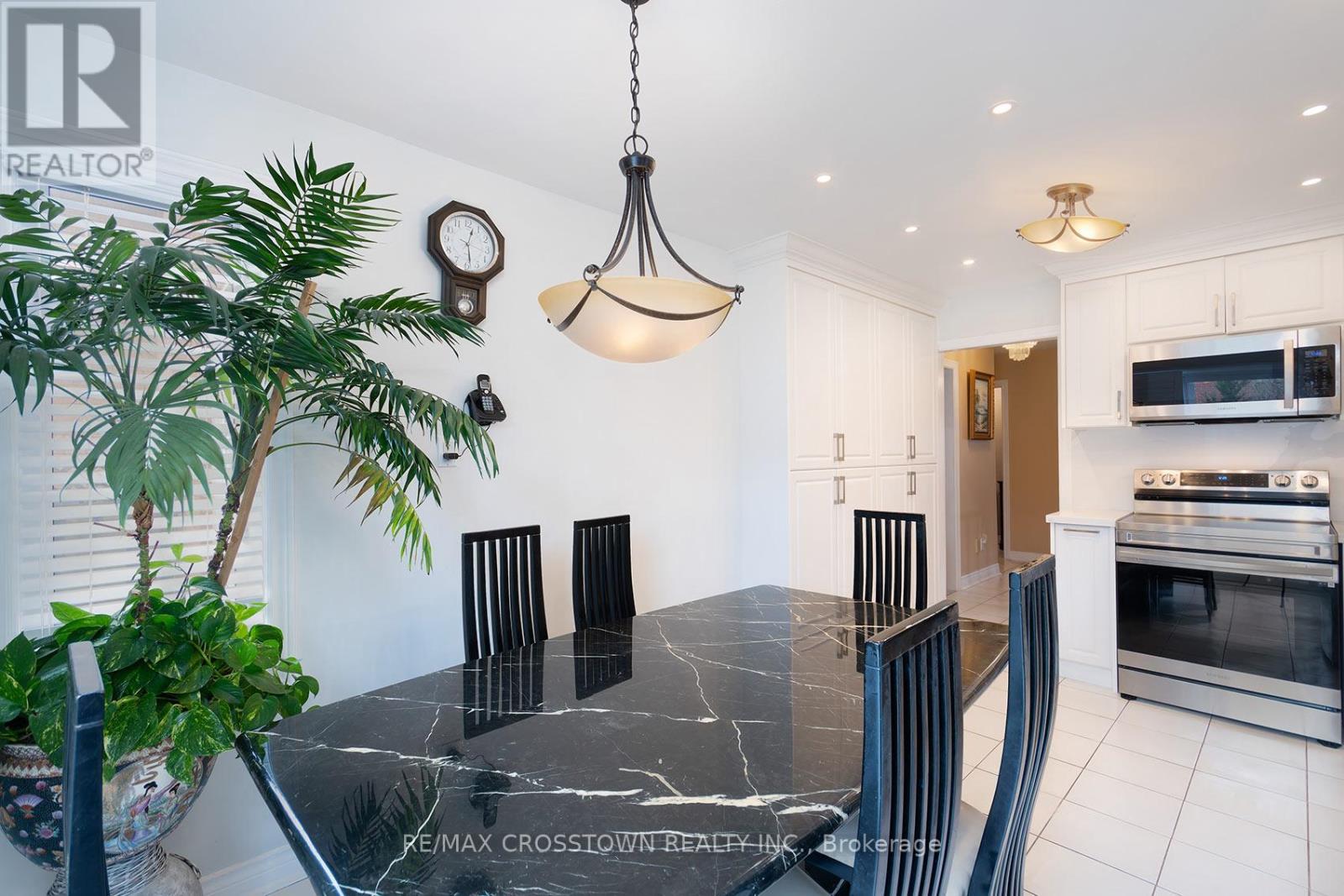 119 Fieldgate Drive, Vaughan, Ontario  L6A 1K5 - Photo 7 - N13004776