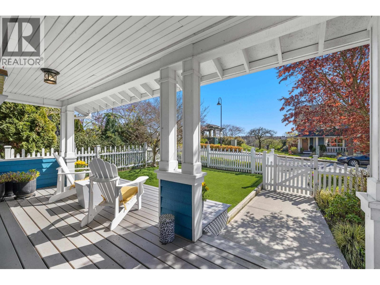 107 Star Crescent, New Westminster, British Columbia  V3M 6X6 - Photo 4 - R3102586