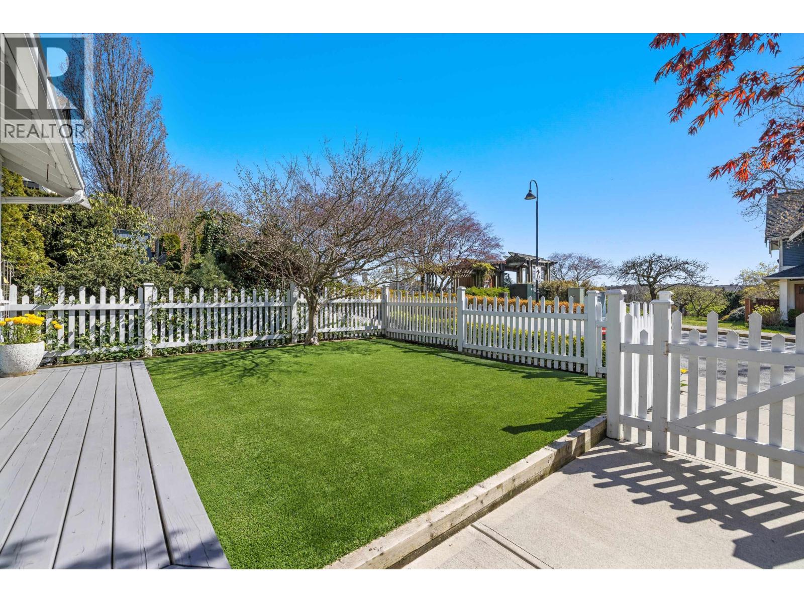 107 Star Crescent, New Westminster, British Columbia  V3M 6X6 - Photo 32 - R3102586