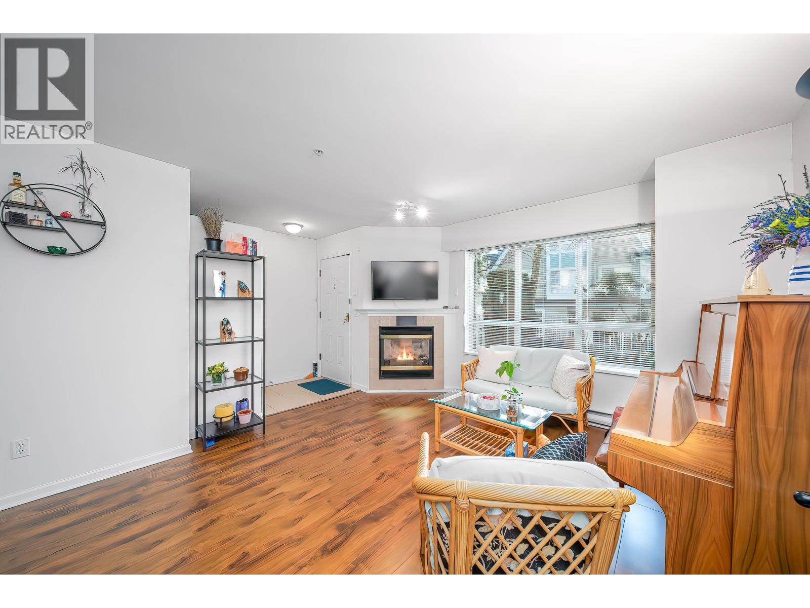 54 6577 Southoaks Crescent, Burnaby, British Columbia V5E 4J9 - Photo 8 - R3112195