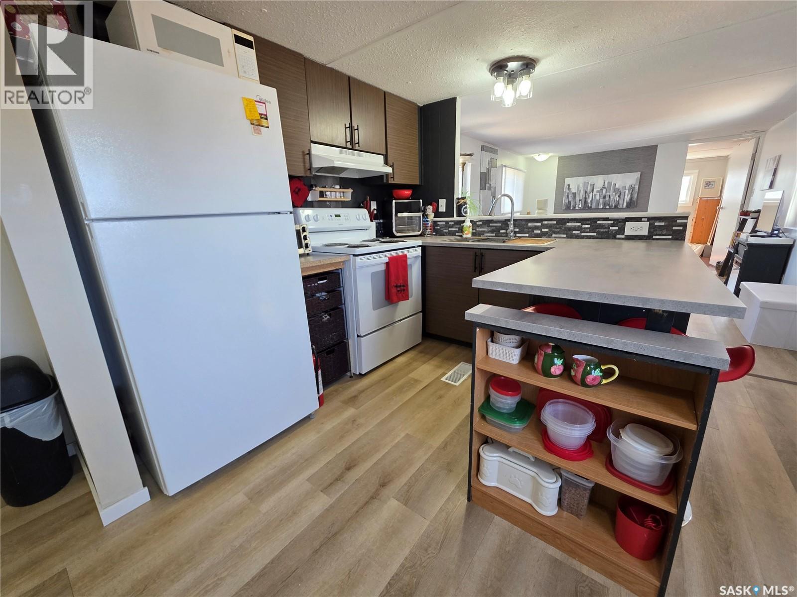 B12 73 Robert Street W, Swift Current, Saskatchewan  S9H 3S8 - Photo 6 - SK033052