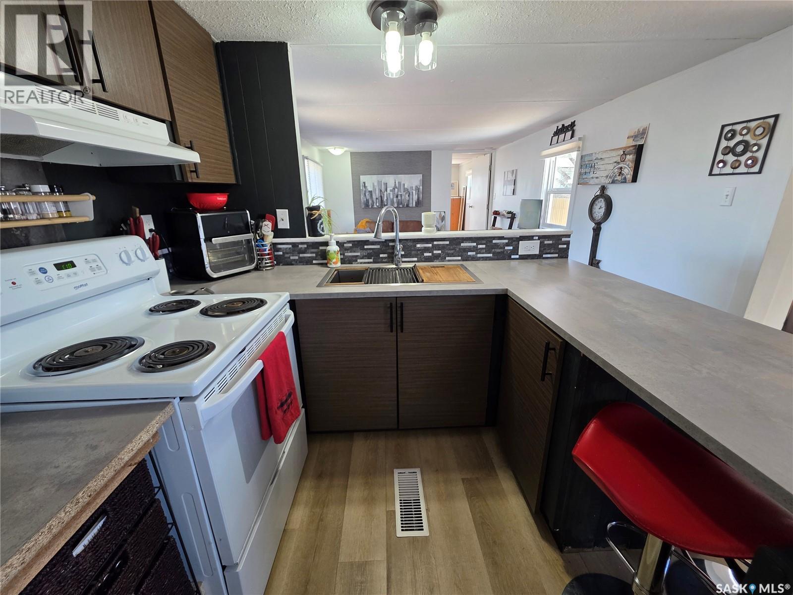 B12 73 Robert Street W, Swift Current, Saskatchewan  S9H 3S8 - Photo 7 - SK033052