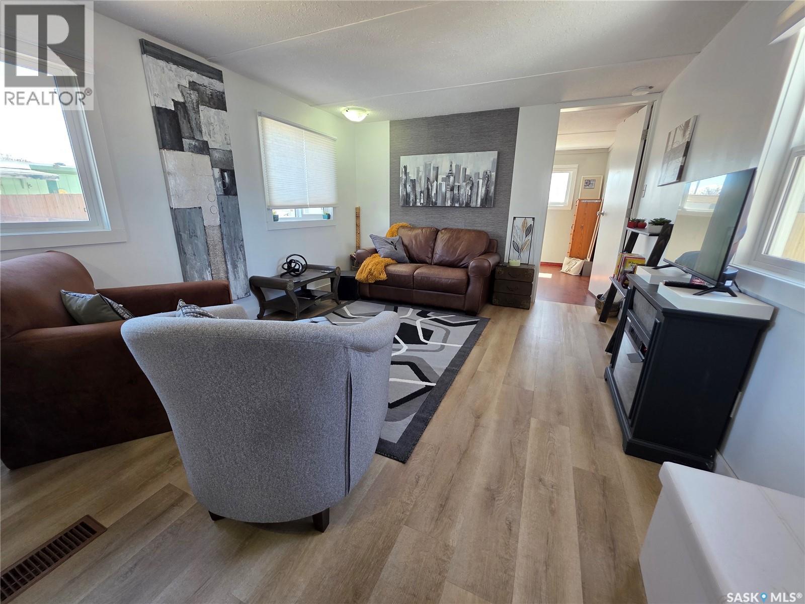 B12 73 Robert Street W, Swift Current, Saskatchewan  S9H 3S8 - Photo 8 - SK033052