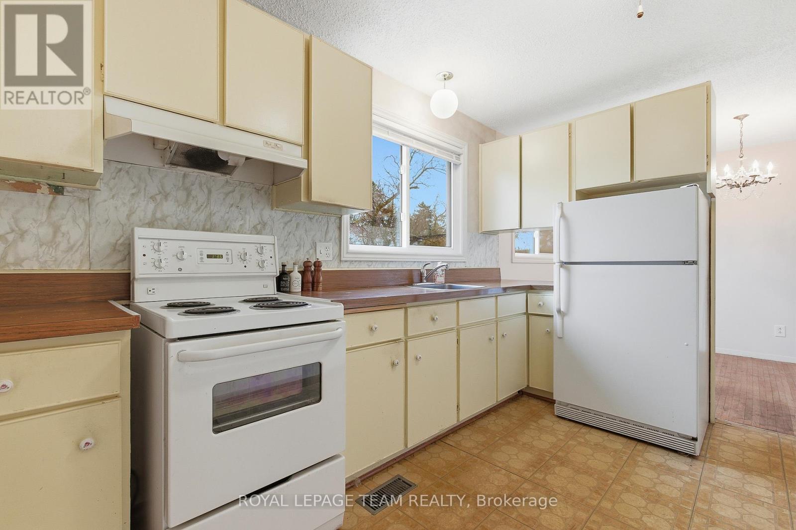 57 Sullivan Avenue, Ottawa, Ontario  K2G 1V1 - Photo 10 - X13003646