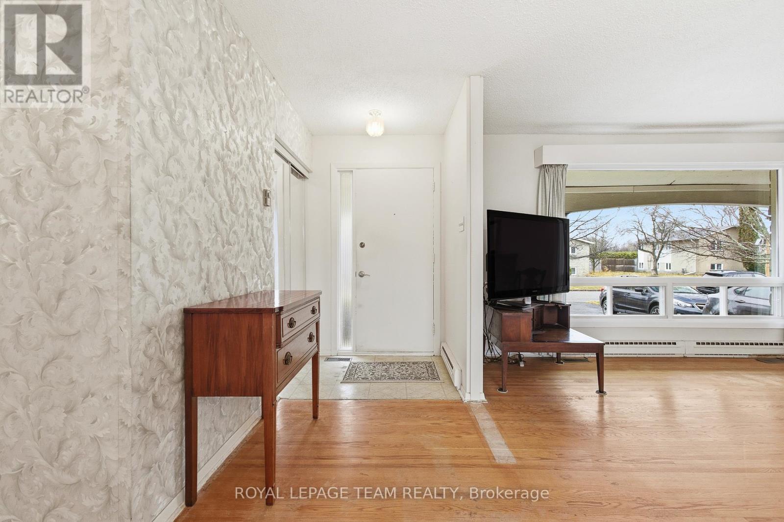 57 Sullivan Avenue, Ottawa, Ontario  K2G 1V1 - Photo 4 - X13003646