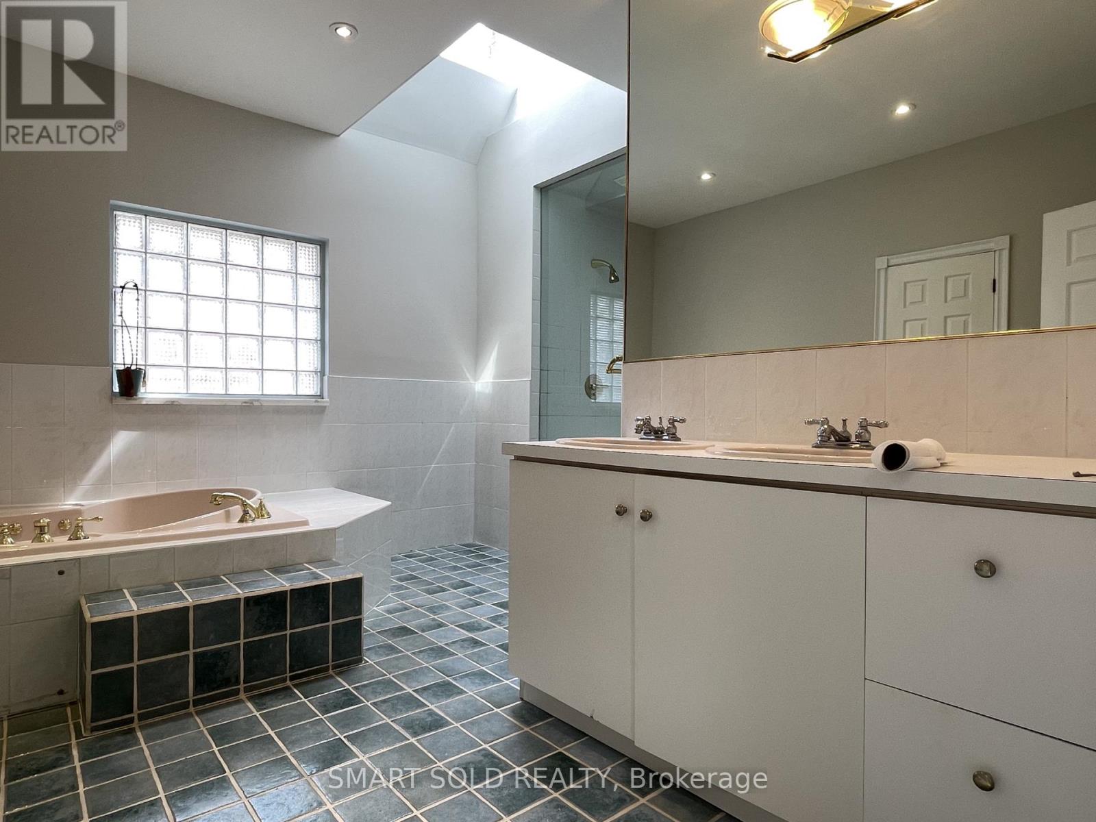 42 Amelia Street, Toronto, Ontario  M4X 1E1 - Photo 14 - C12999356