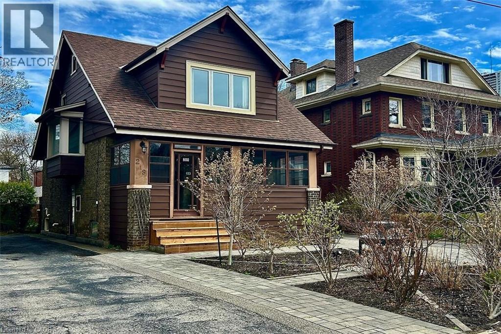 219 ST. CLAIR Boulevard, Hamilton, Ontario