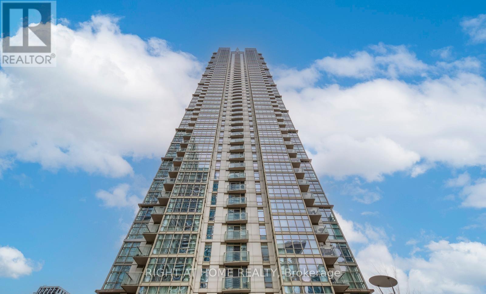 512 - 35 MARINER TERRACE, Toronto, Ontario