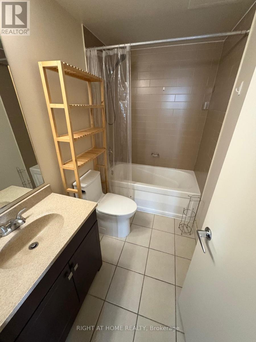 512 - 35 Mariner Terrace, Toronto, Ontario  M5V 3V9 - Photo 11 - C13004792