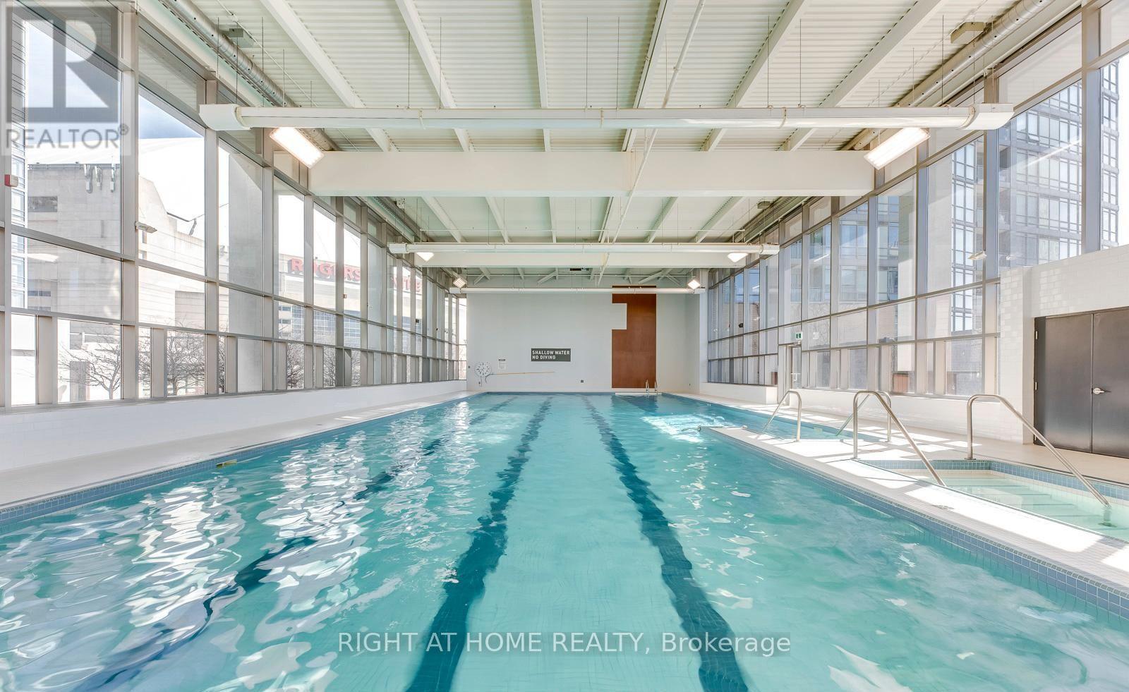 512 - 35 Mariner Terrace, Toronto, Ontario  M5V 3V9 - Photo 15 - C13004792