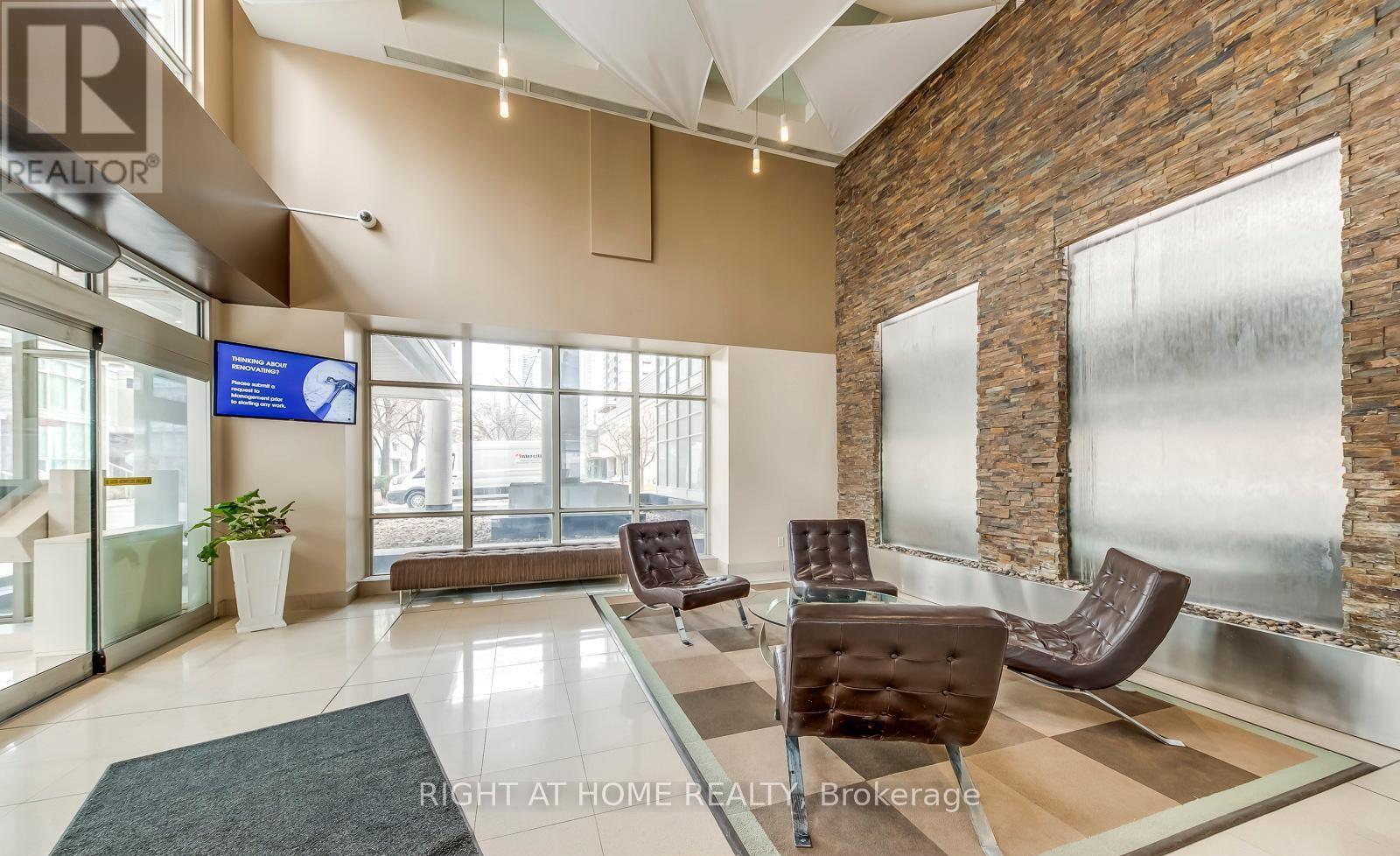 512 - 35 Mariner Terrace, Toronto, Ontario  M5V 3V9 - Photo 17 - C13004792