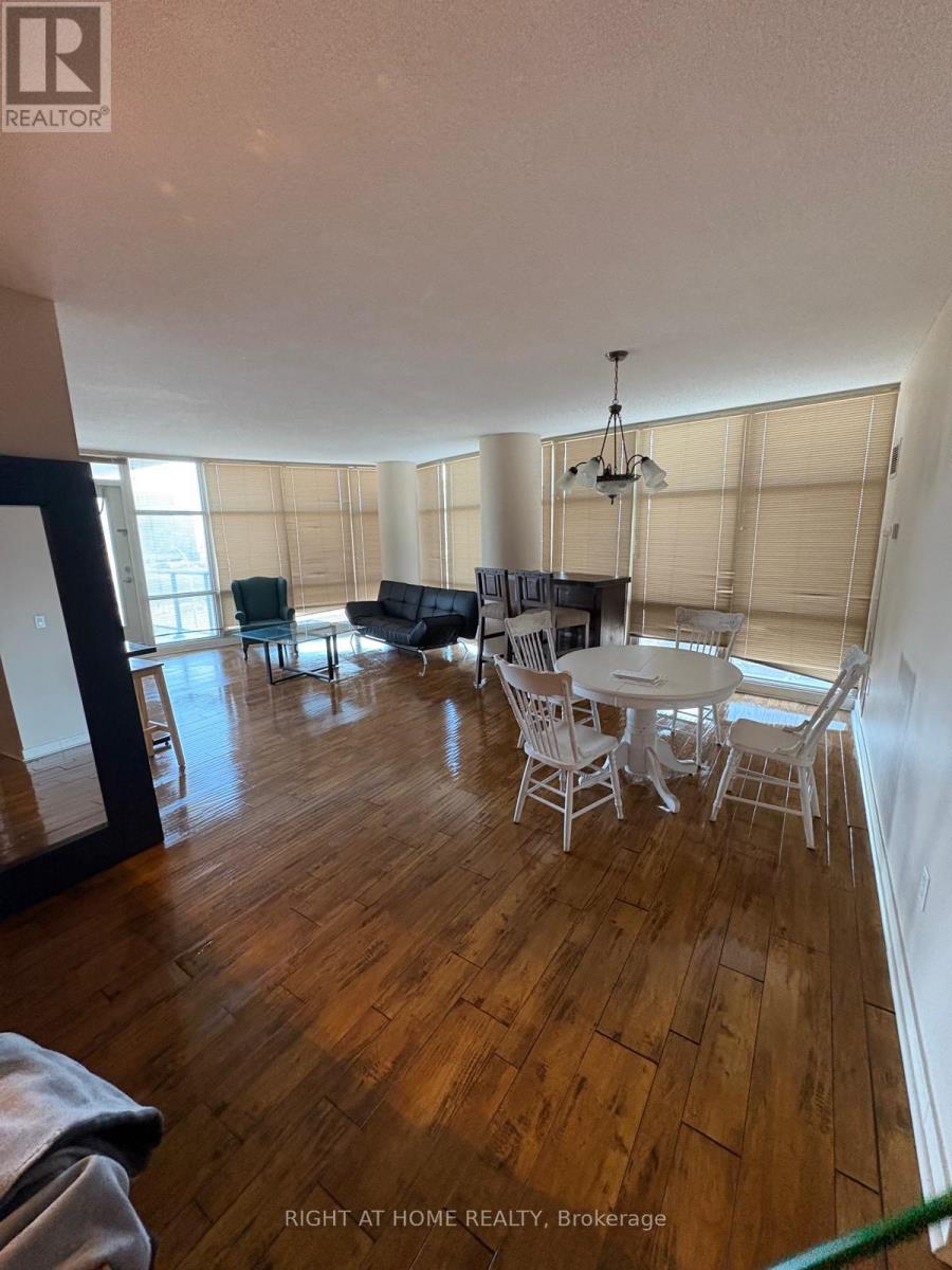 512 - 35 Mariner Terrace, Toronto, Ontario  M5V 3V9 - Photo 3 - C13004792