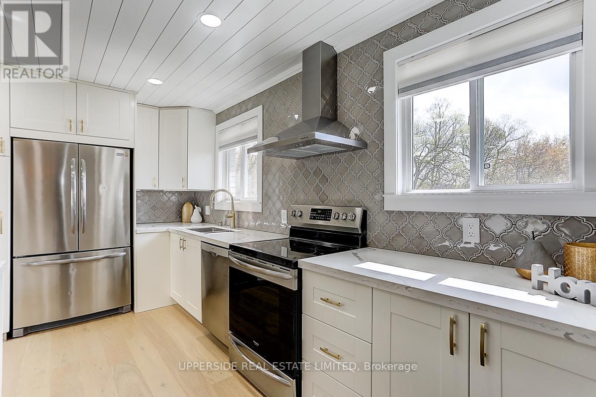 853 Capri Court E, Oshawa, Ontario  L1H 1S2 - Photo 7 - E13004828