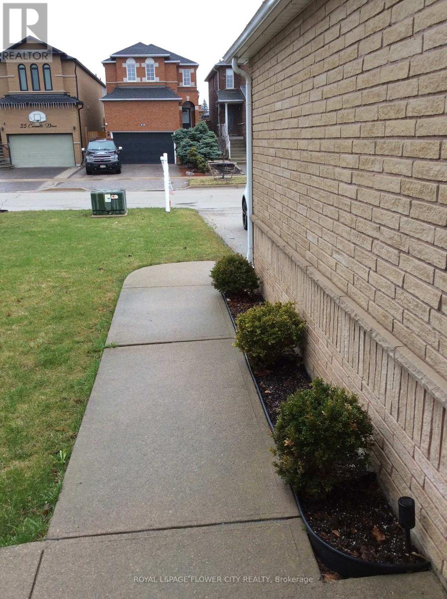 30 Condotti Drive, Vaughan, Ontario  L4H 2C8 - Photo 13 - N12987158