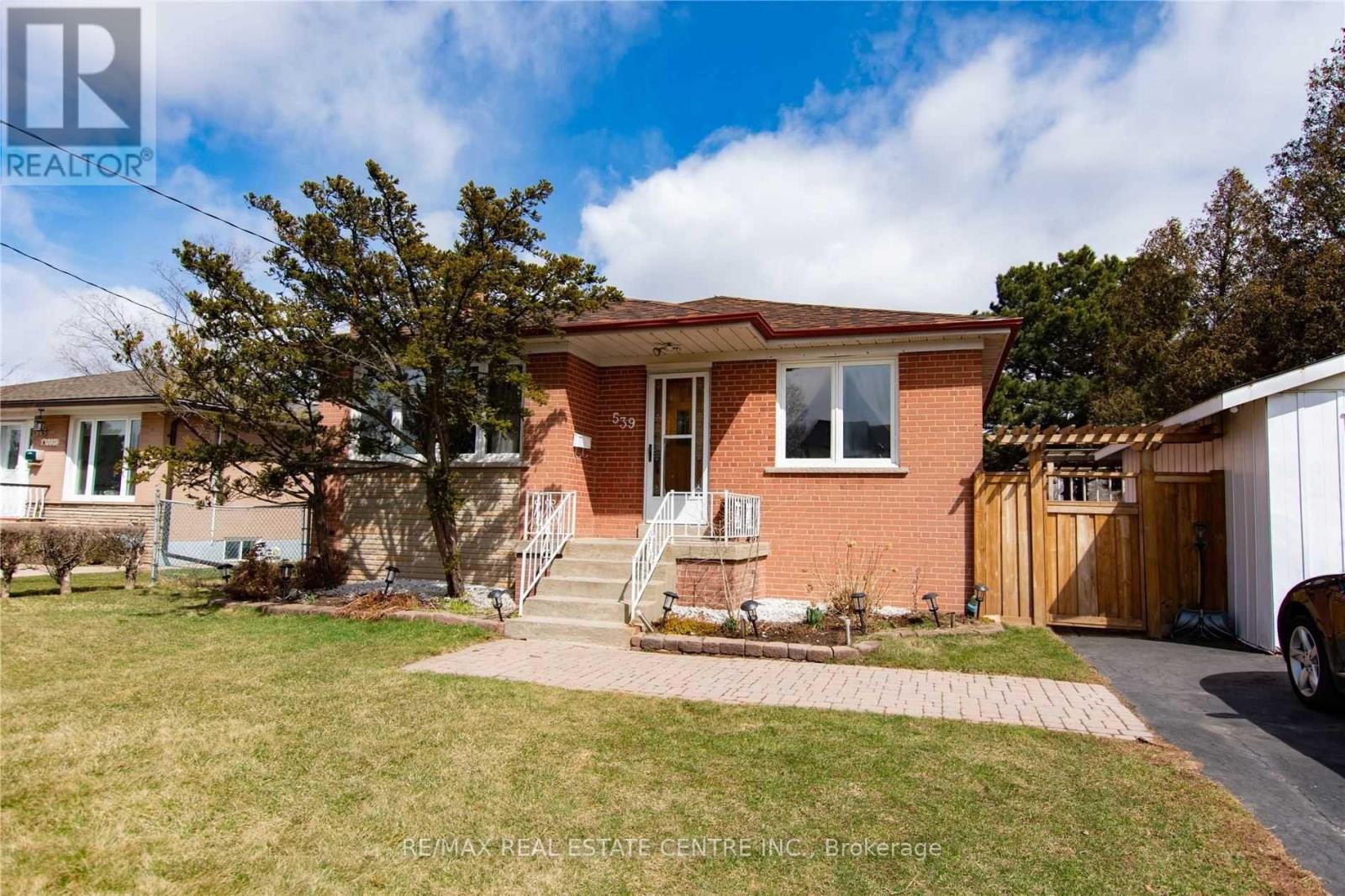 539 WEYNWAY COURT, Oakville, Ontario